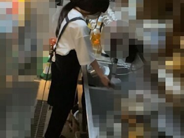 無修正FC2 PPV 4824107 【個撮】まさかの紹介したバイト先で、ハメ撮りさせられるとは思ってなかったでしょう。