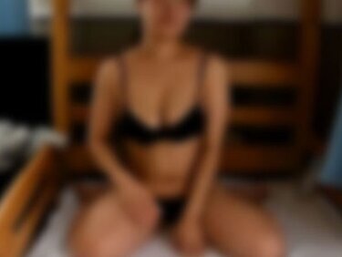 無修正FC2 PPV 4890500 【個撮】普段はレスだから.. AV面接に来た人妻をそのまま生ハメ