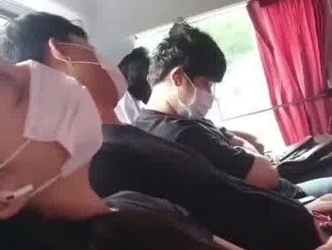 (한국야동) 버스안 몰래 만지기