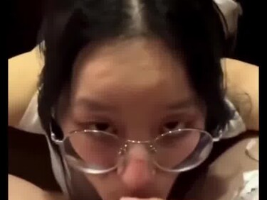 말 잘듣는 안경녀