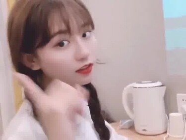 오늘의 컨셉은 순둥이 스쿨걸