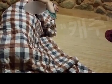 (한국야동) 암캐의 역치한 - 찜질방에서 어린양 따먹기 2부