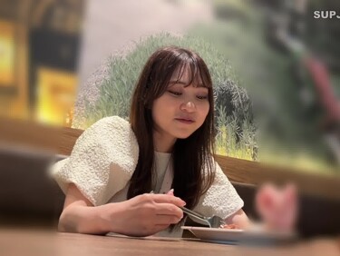 無修正FC2 PPV 4945278 【初撮】初々しい旅行業の新卒後輩ちゃん。「そこ気持ちいい、イクゥ…！」先輩の太チンで愛液溢れ、膣奥まで激