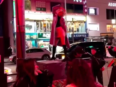 (한국야동) 버스킹 무대를 장악한 노빤스 댄스녀