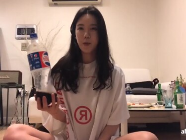 (한국야동) 간간히 보댕이 살짝살짝 보여주는 섹시여캠