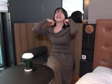 無修正FC2 PPV 4946961 会社の色白美人後輩とデートからの濃密ハメ撮り♡パイパン美マンをデカチンで突き上げて窓際でもお構いなし